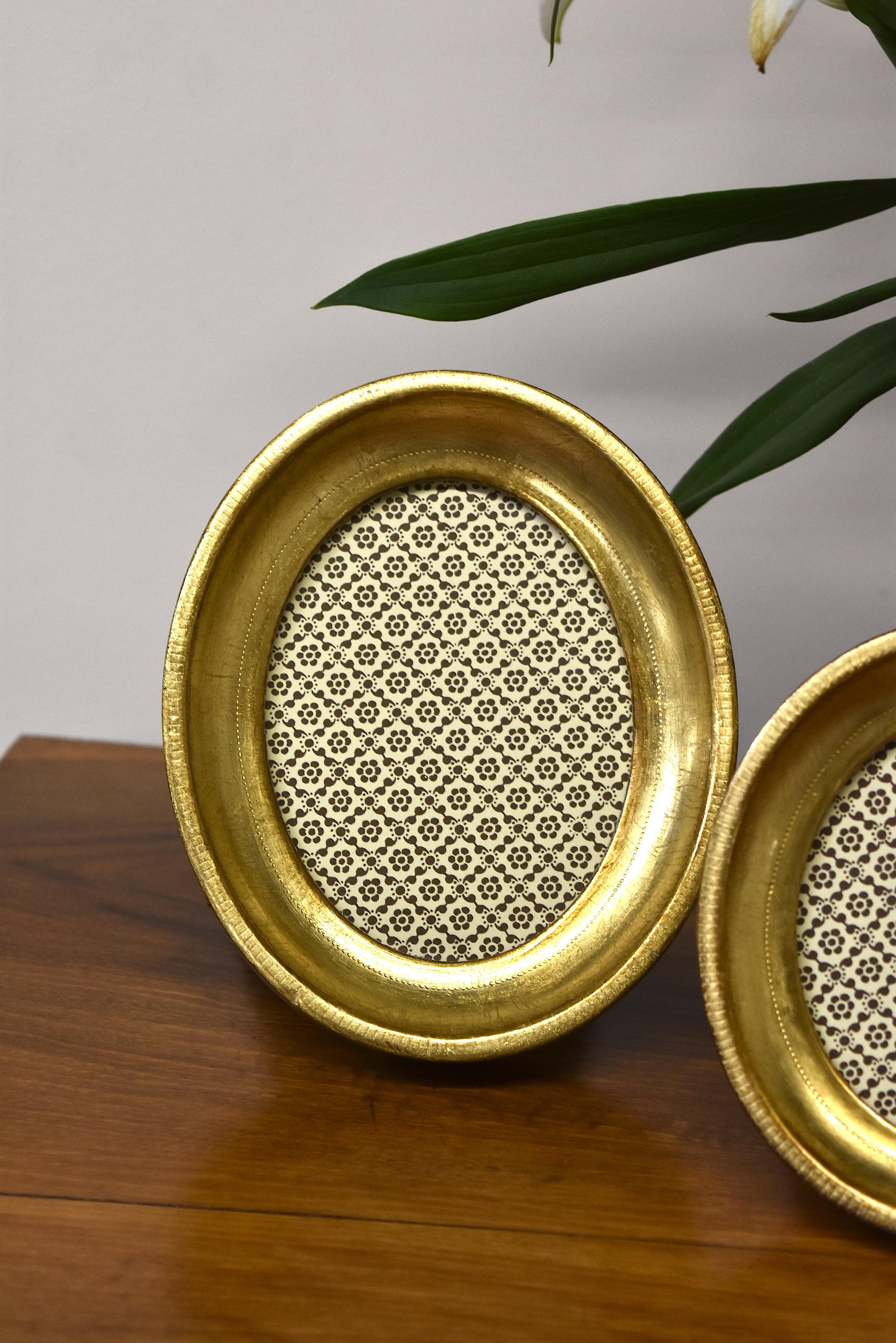 5" Gold Leaf Oval Florentine Frame