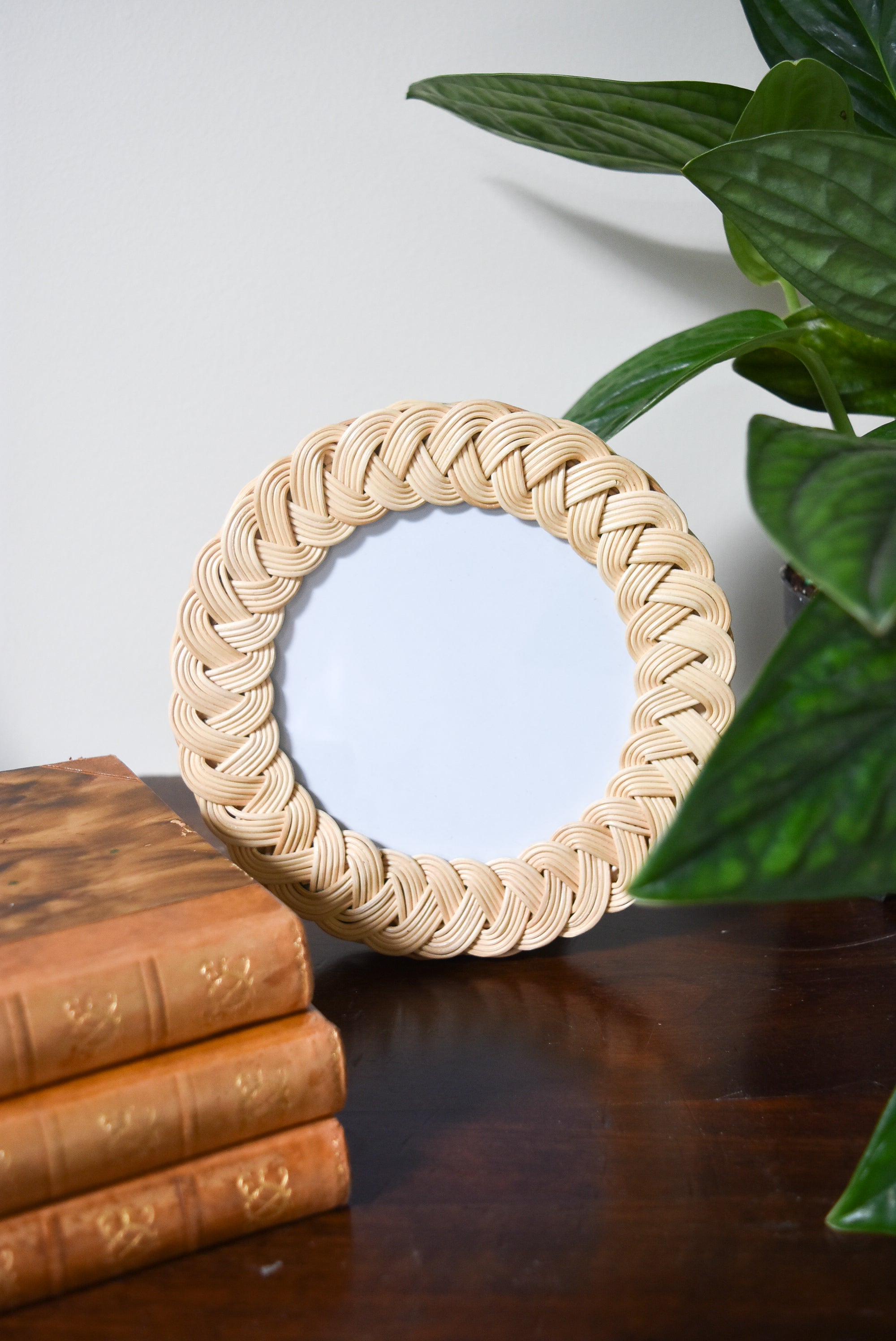 5" Round Braided Picture Frame