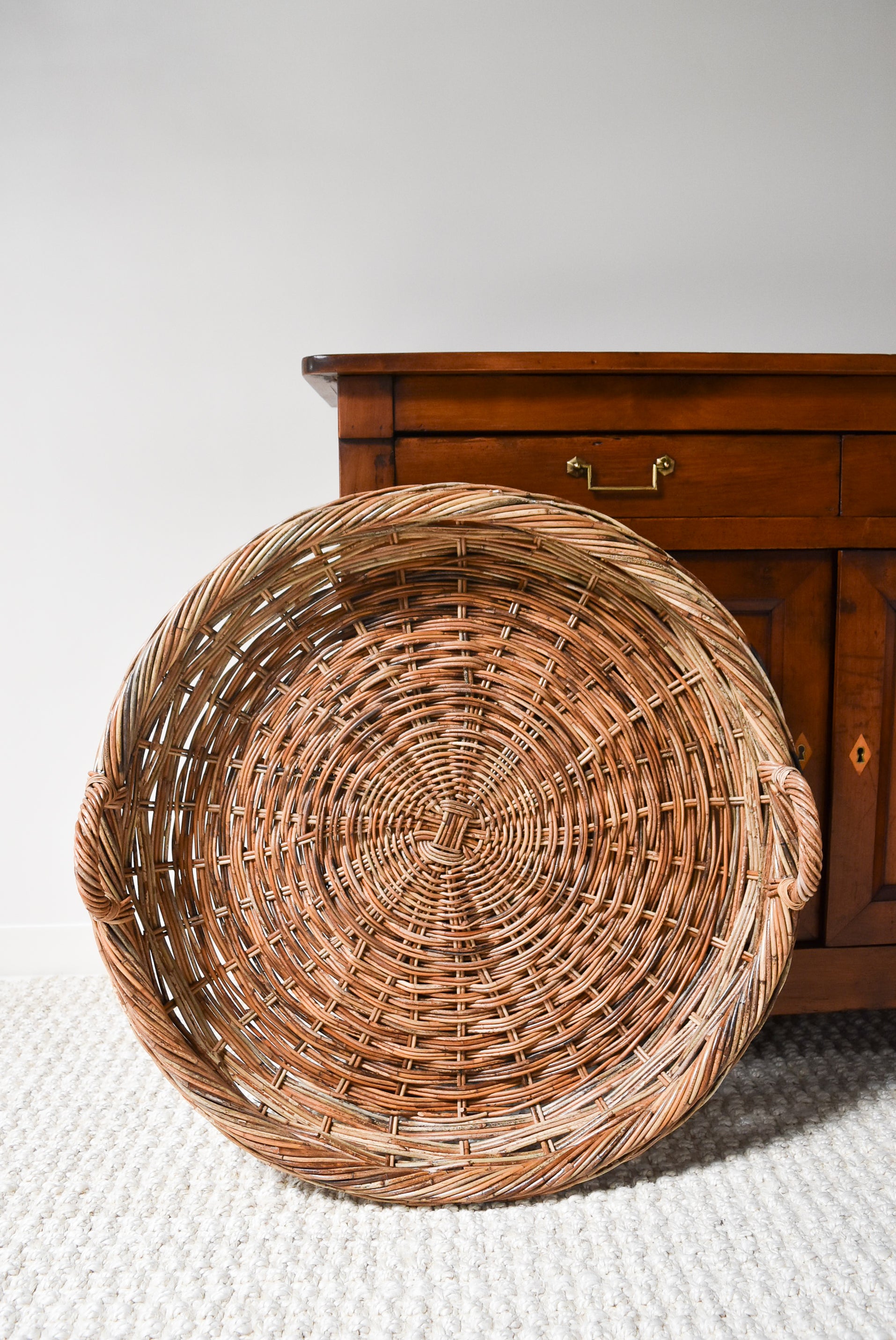 French Country Wicker Round Tray
