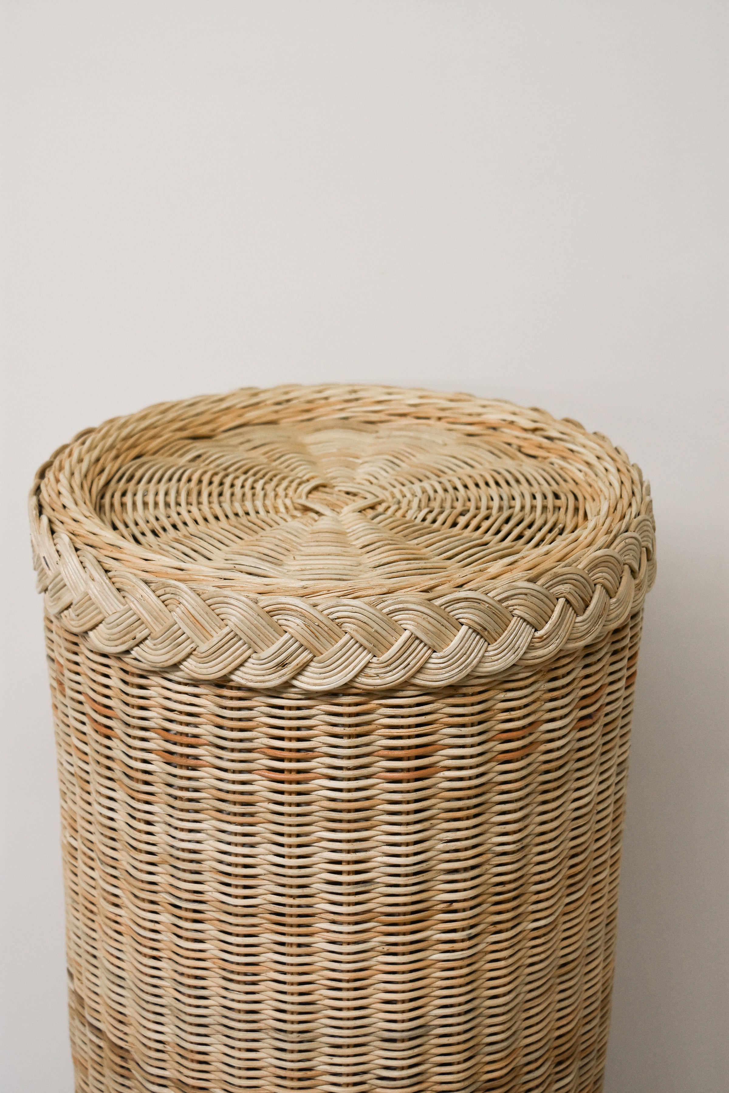 Natural Braided Wicker Round Pedestal