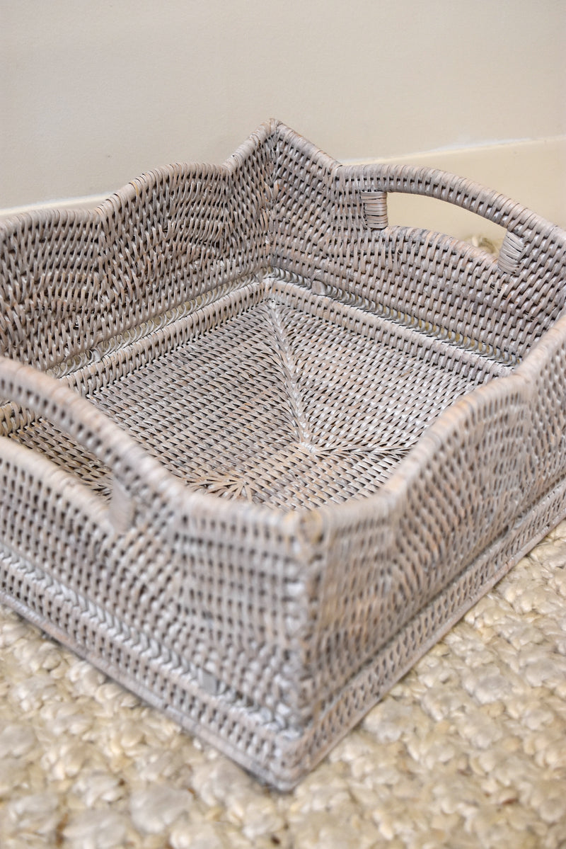 Small White Wash Scalloped Basket