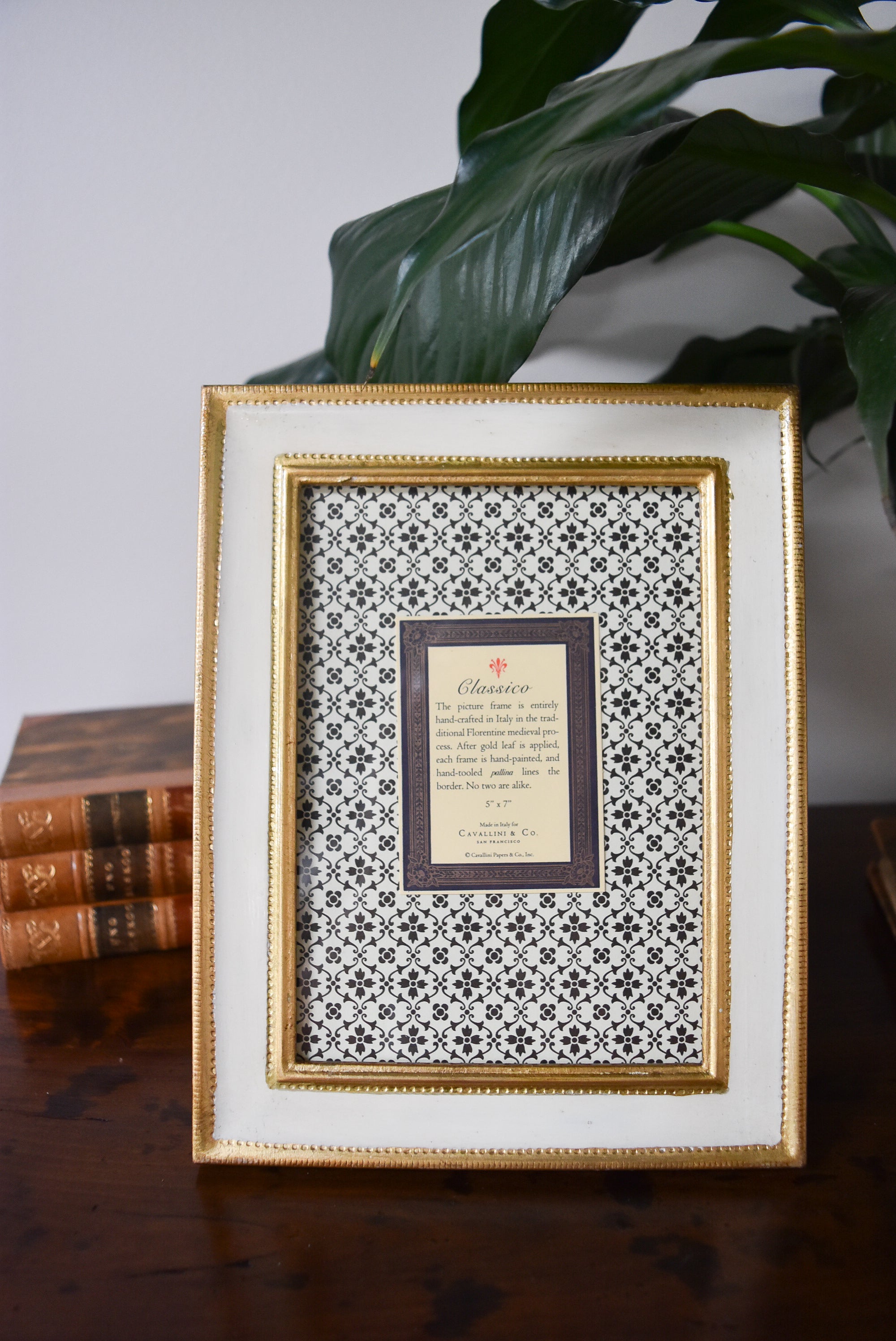 Classico Creme 5 x 7" Florentine Frame