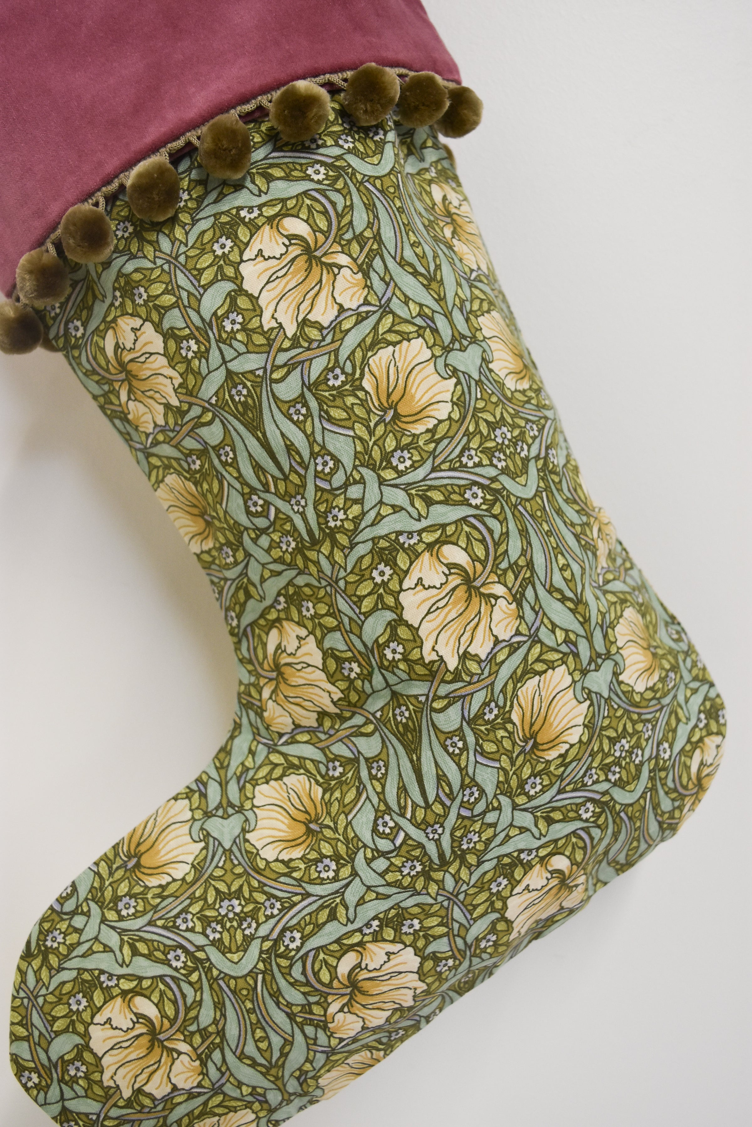 William Morris Stocking in Mauve