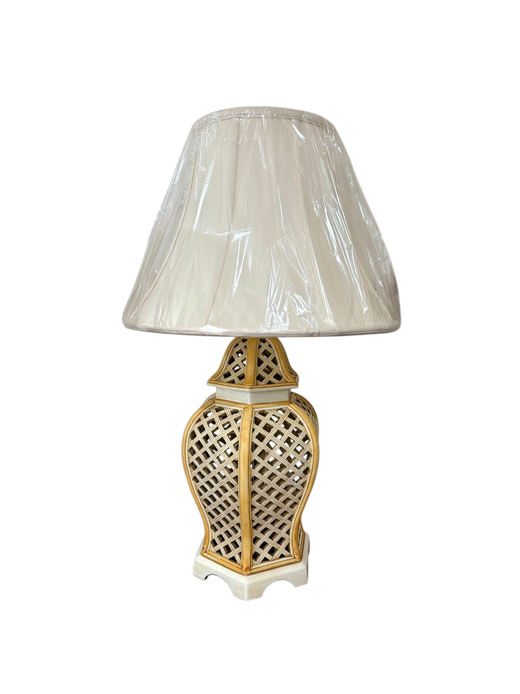 Porcelain Lattice Lamp