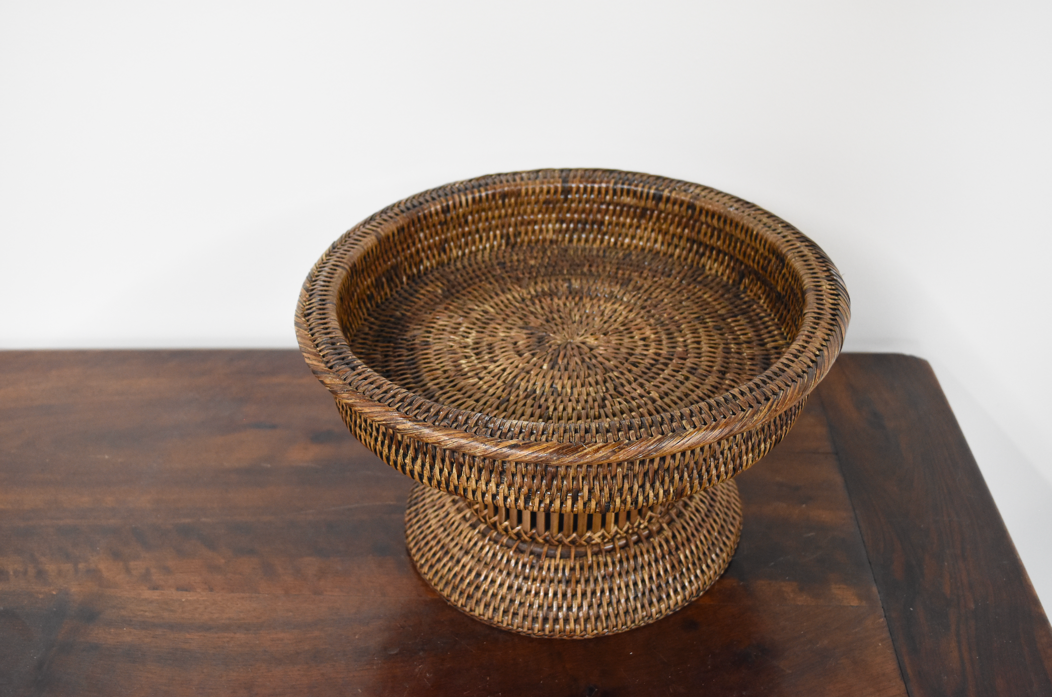 Small Footed Wicker Fruit Tray